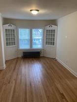 2309 E Locust St Apt 3 #Apt 3 - Photo 1 of 1