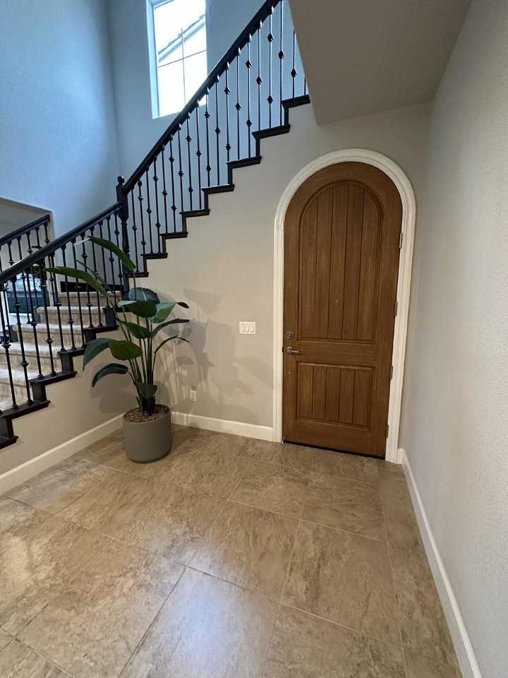 5049 Verona Dr - Photo 5 of 30