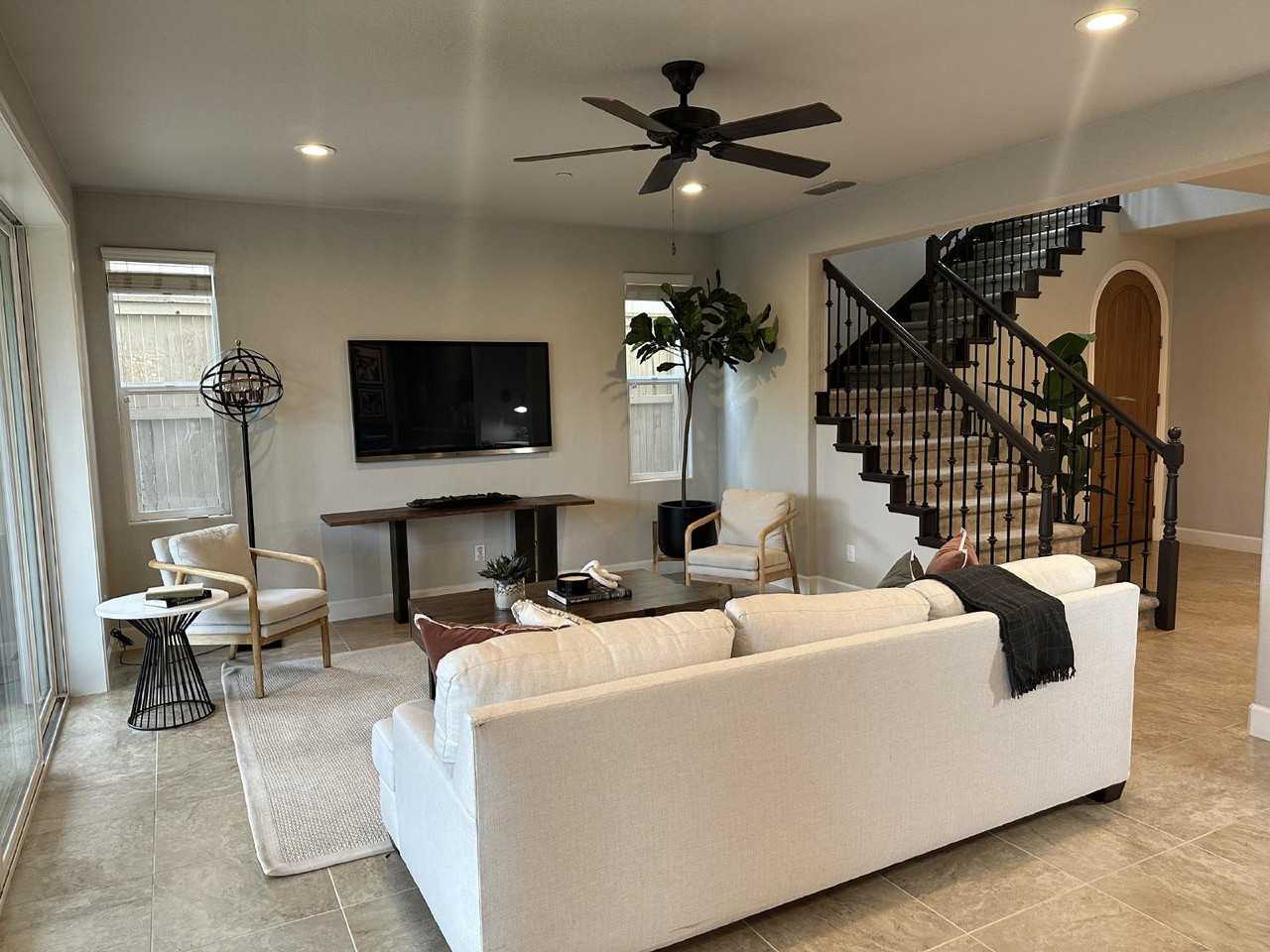 5049 Verona Dr - Photo 7 of 30