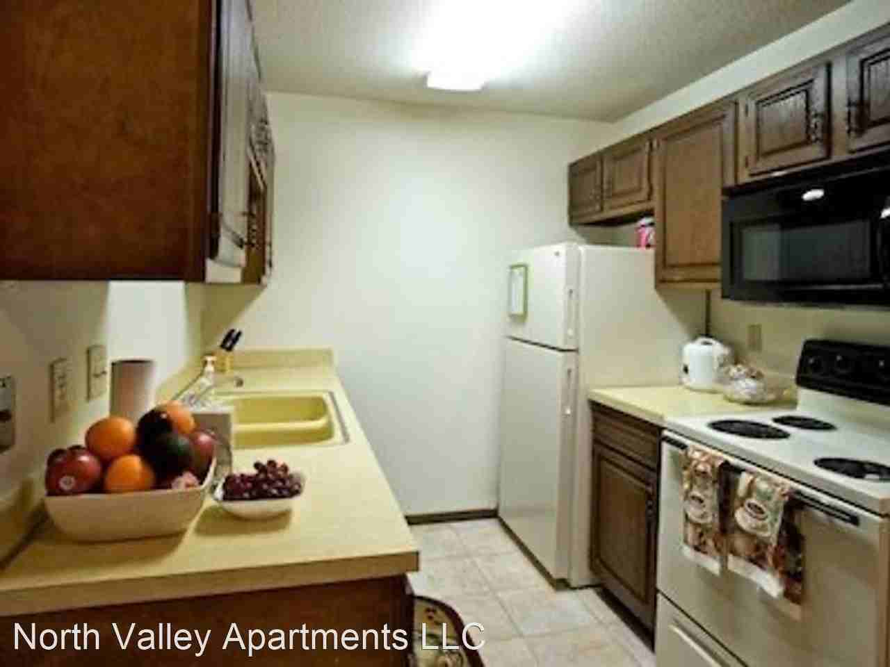 5555 S.W. 9th St - Photo 3 of 7