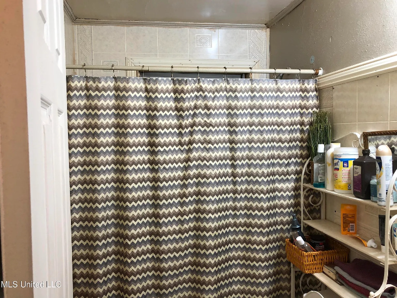 5324 Frederick St - Photo 2 of 4