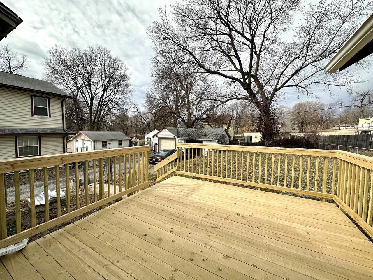 108 S Hawthorne Ave #1 - Photo 2 of 15