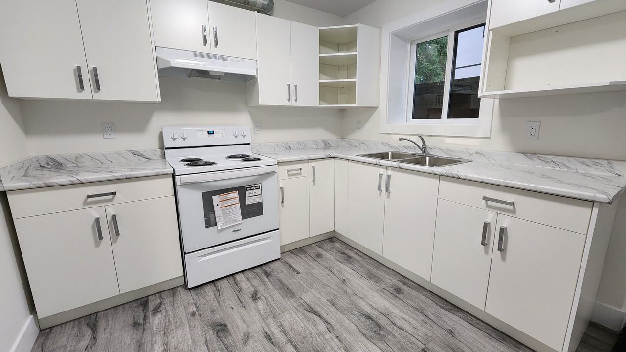 36750 Carl Creek Crescent - Photo 3 of 11