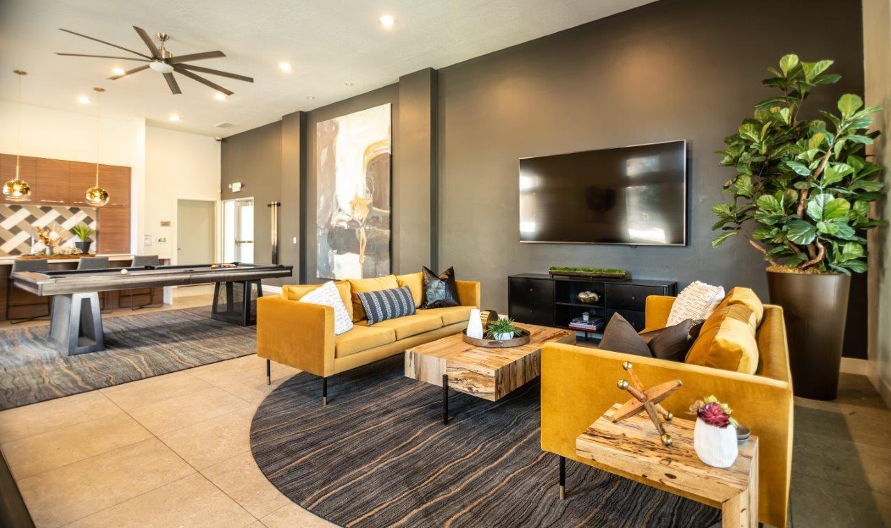 Axio 8400 - Photo 5 of 35