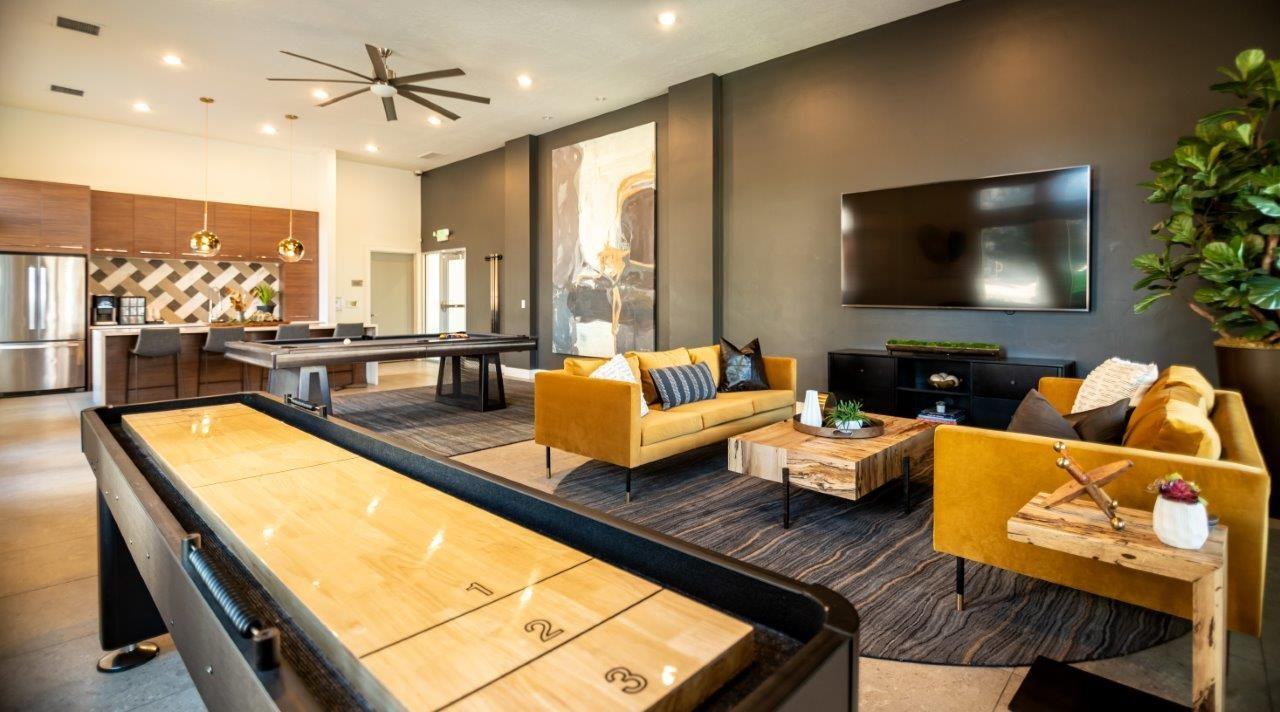 Axio 8400 - Photo 6 of 35