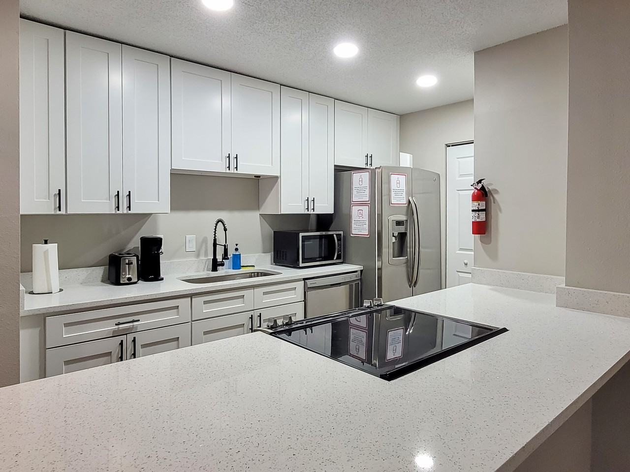 Ne 11th Pl - Photo 3 of 11