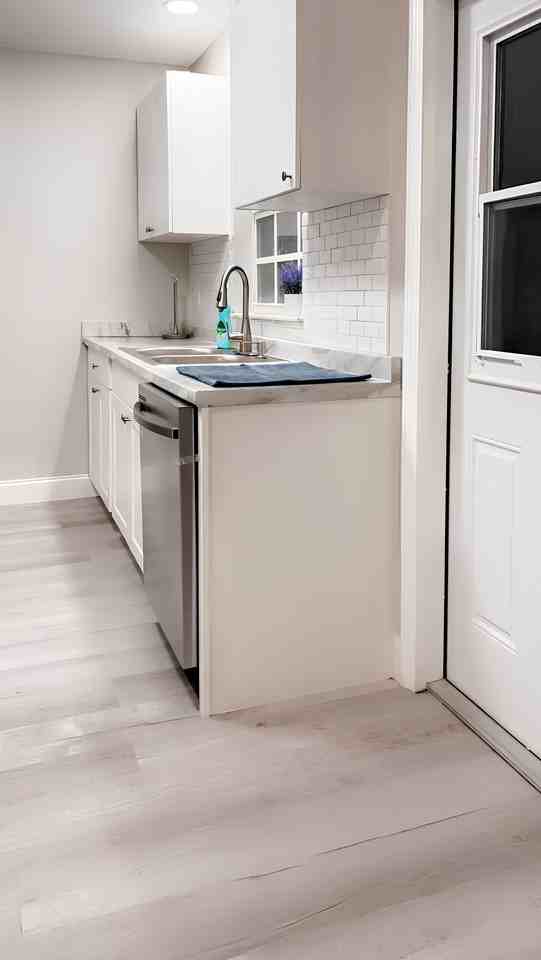 W Kirby Cir - Photo 5 of 15