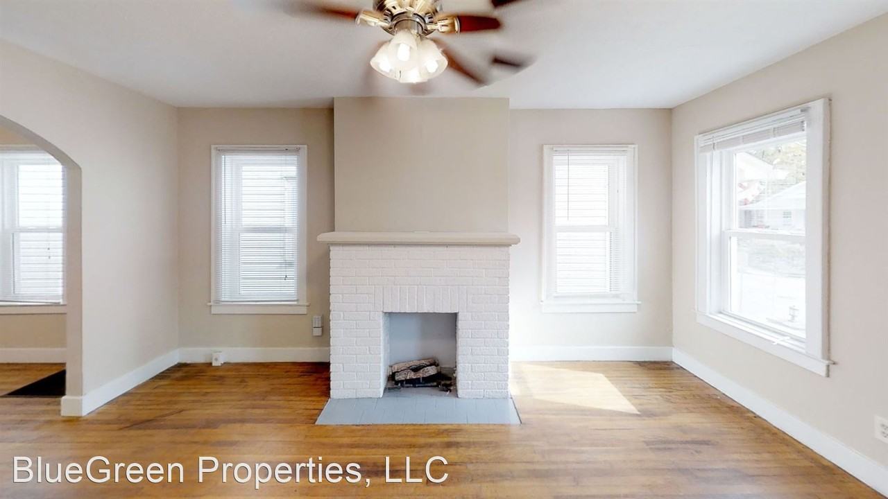 119 W Garrett St - Photo 2 of 21
