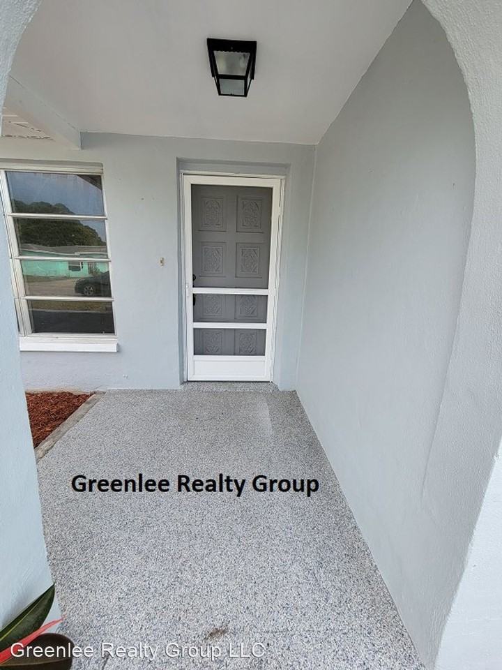 10114 Old Orchard Ln - Photo 2 of 22