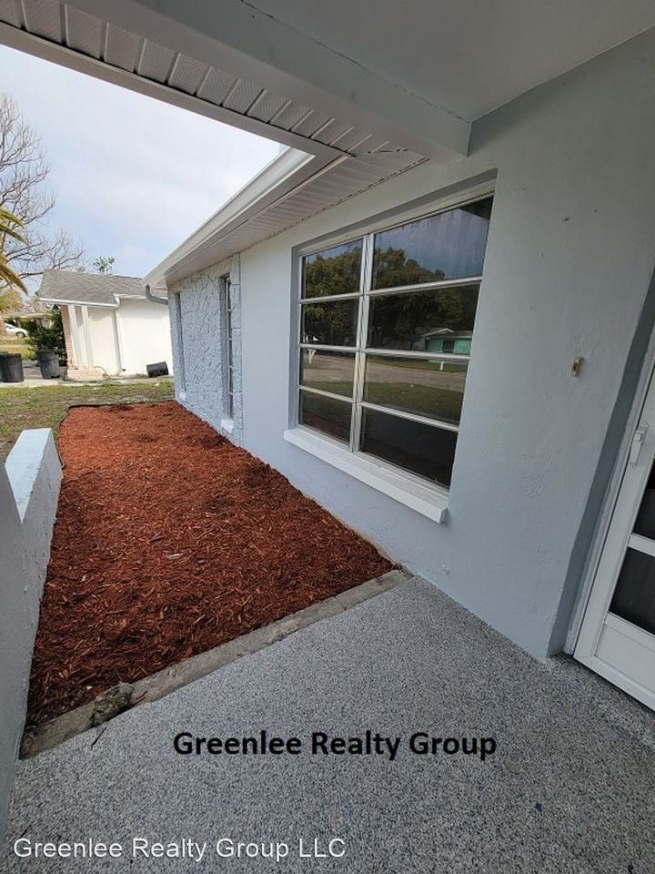 10114 Old Orchard Ln - Photo 3 of 22