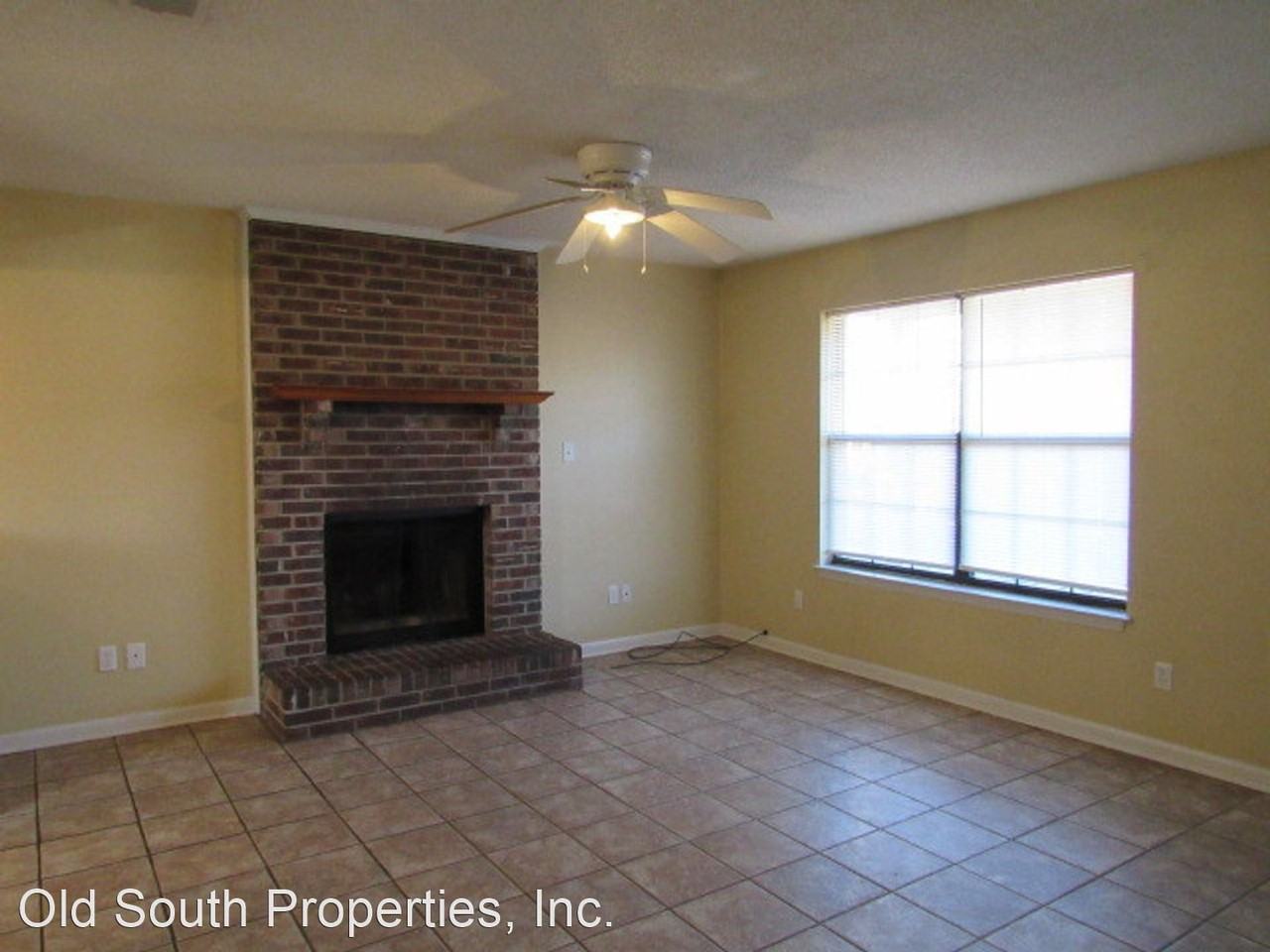 835 Amberway Dr - Photo 3 of 13
