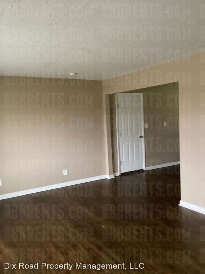3770 Julie Dr - Photo 3 of 15