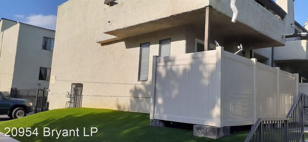 20954 Bryant St - Photo 2 of 19