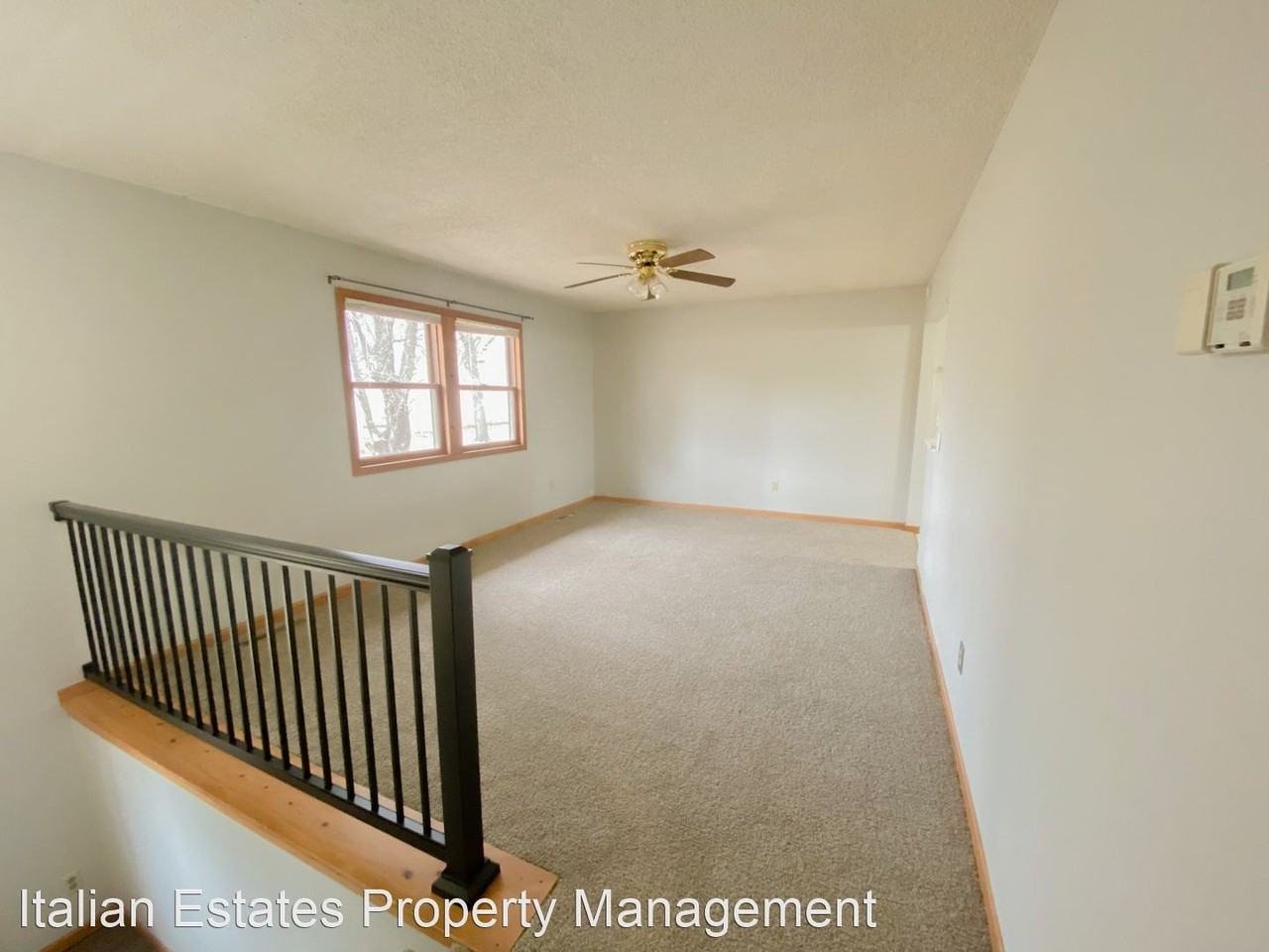 301 1/2 Walnut St - Photo 3 of 18