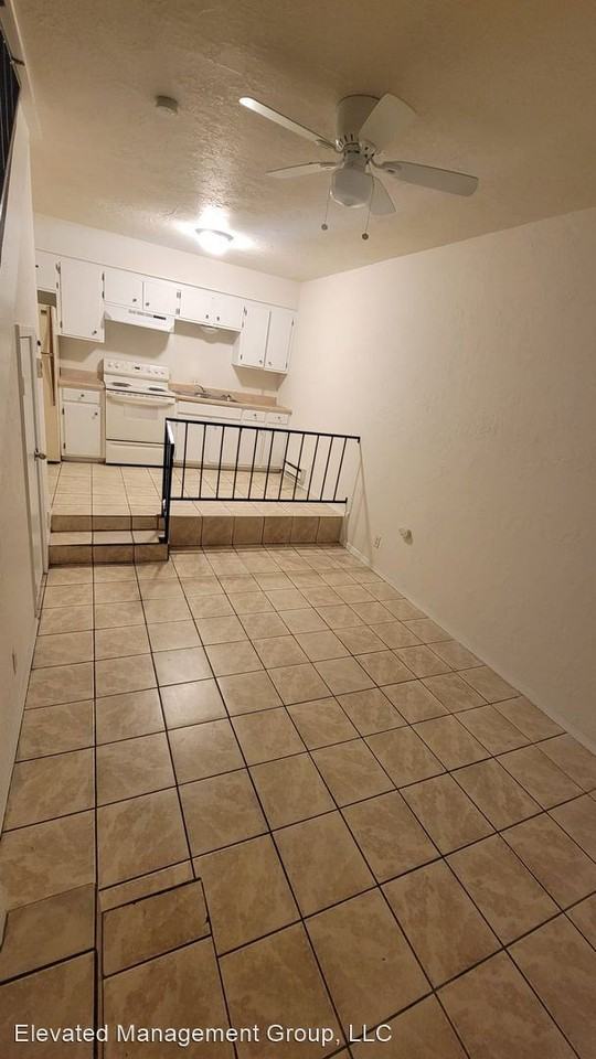 810 Bellamah NW - Photo 3 of 14