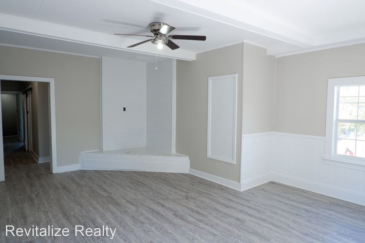 3050 Old Shell Rd - Photo 2 of 9