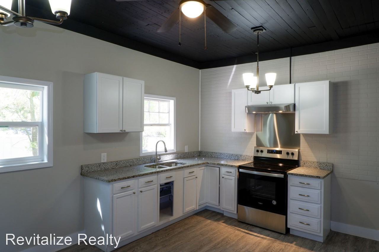 3050 Old Shell Rd - Photo 3 of 9