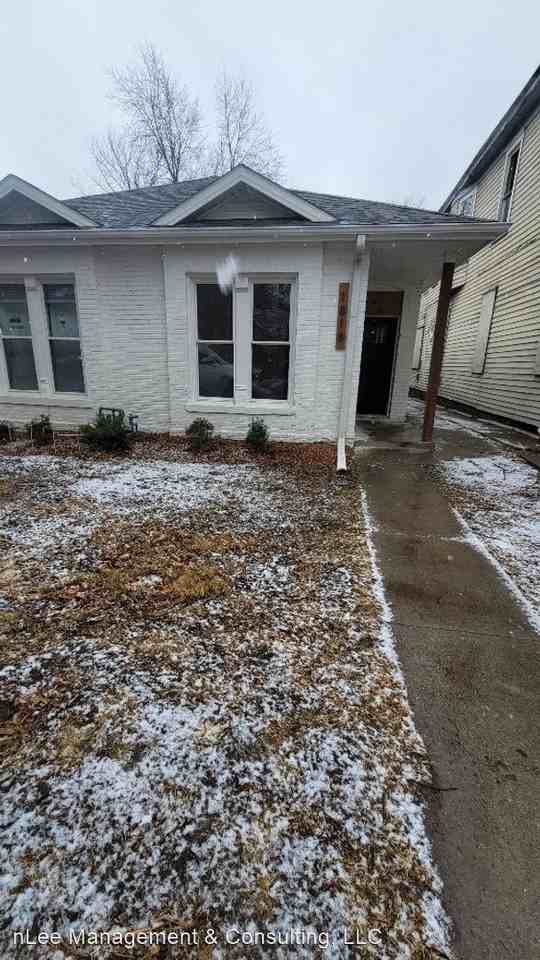 1818/1820 Jones Street Apartments in Saint Joseph, MO 64501 Zumper