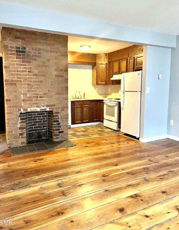 33 Spring St - Photo 2 of 8