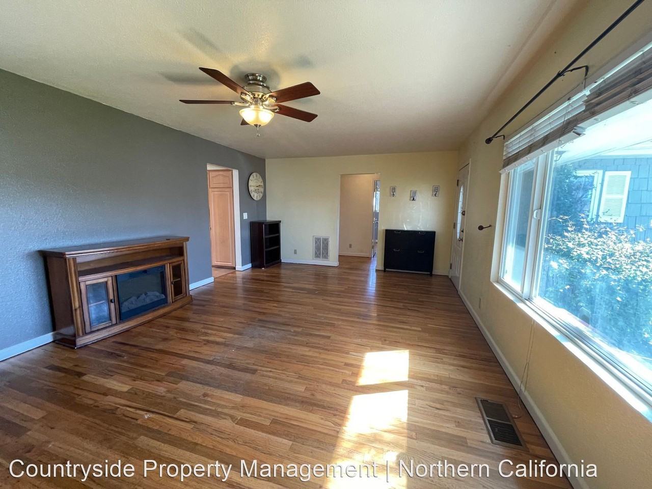 3336 Fresno St - Photo 3 of 17