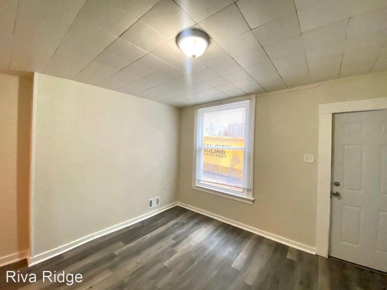910 Smithton Ave Fl 1 - Photo 3 of 13