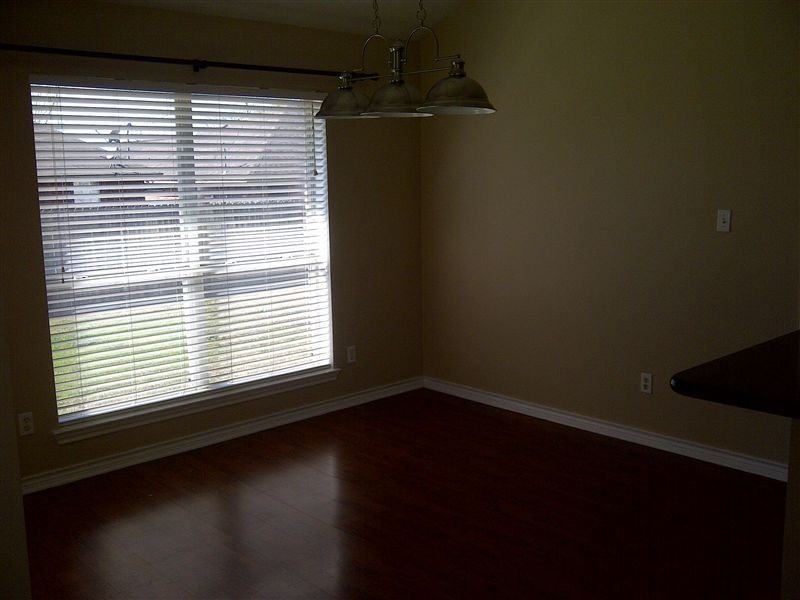 4604 Winchester Dr - Photo 3 of 12