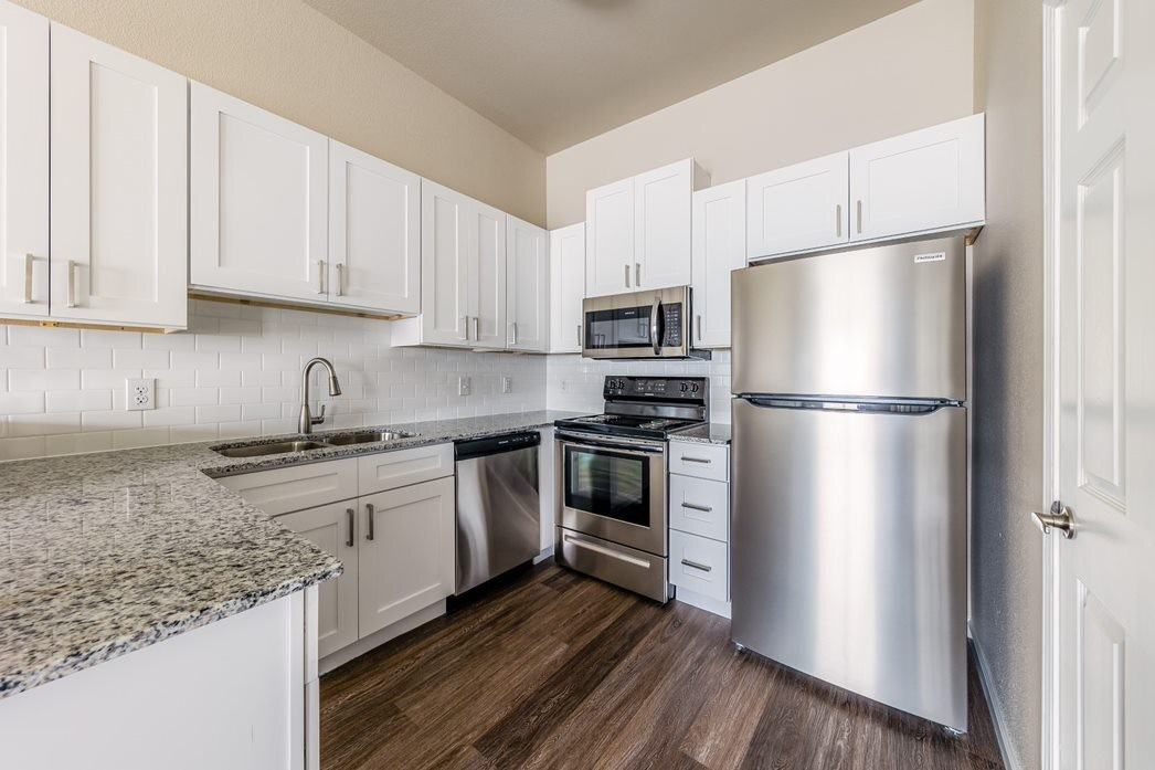 501 HORSESHOE DR - Photo 2 of 9