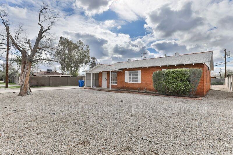 2129 W Weldon Ave - Photo 3 of 18