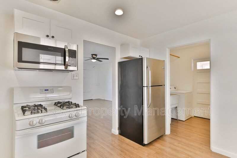 2129 W Weldon Ave - Photo 7 of 18