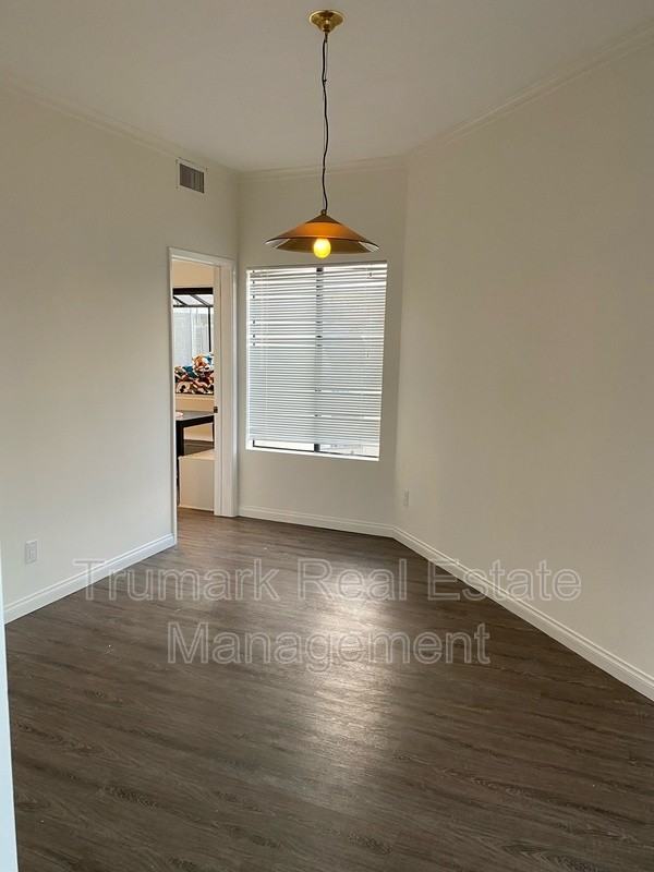 412 N Kenwood St #304 - Photo 3 of 24