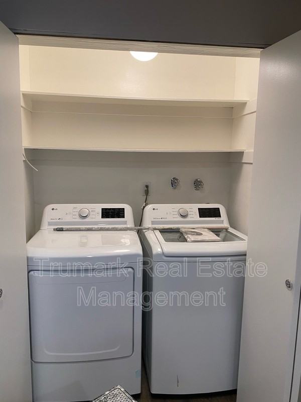 412 N Kenwood St #304 - Photo 6 of 24