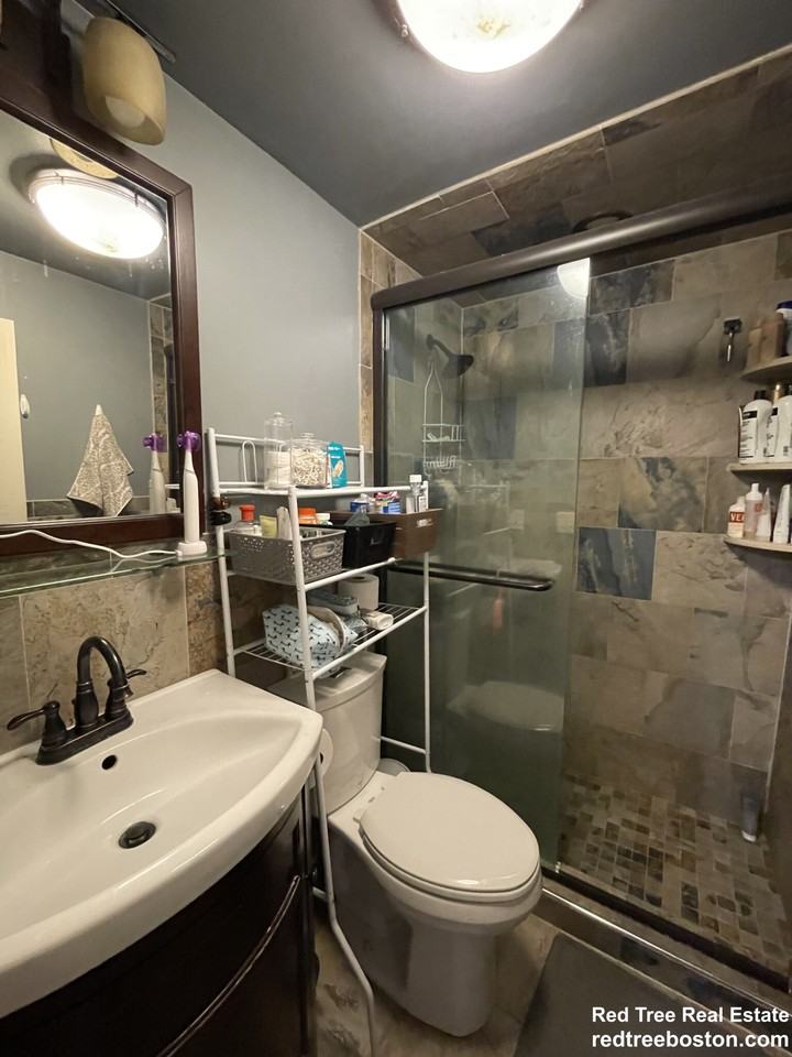 914 Beacon St #2 - Photo 6 of 22