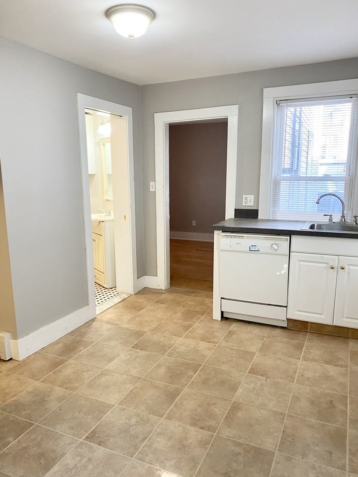 33 Gore St #1 - Photo 4 of 13