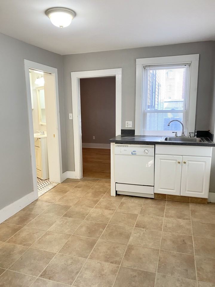 33 Gore St #1 - Photo 5 of 13