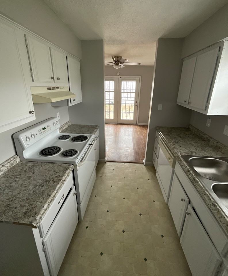 3319 Kristy Dr - Photo 2 of 9