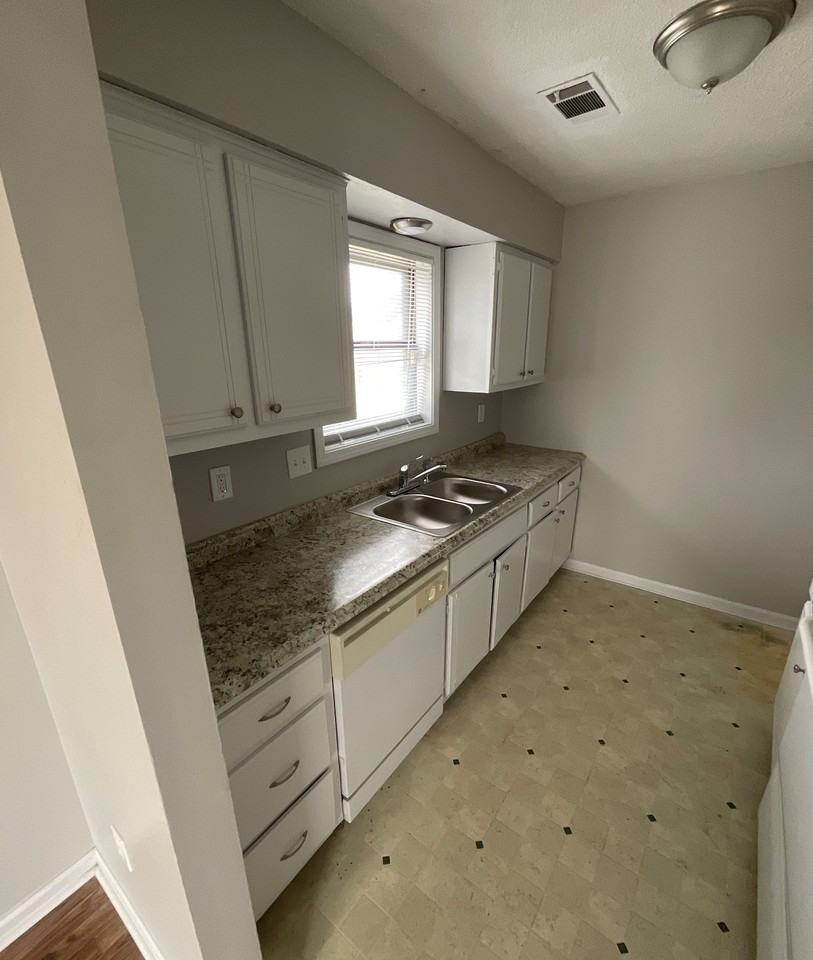 3319 Kristy Dr - Photo 3 of 9