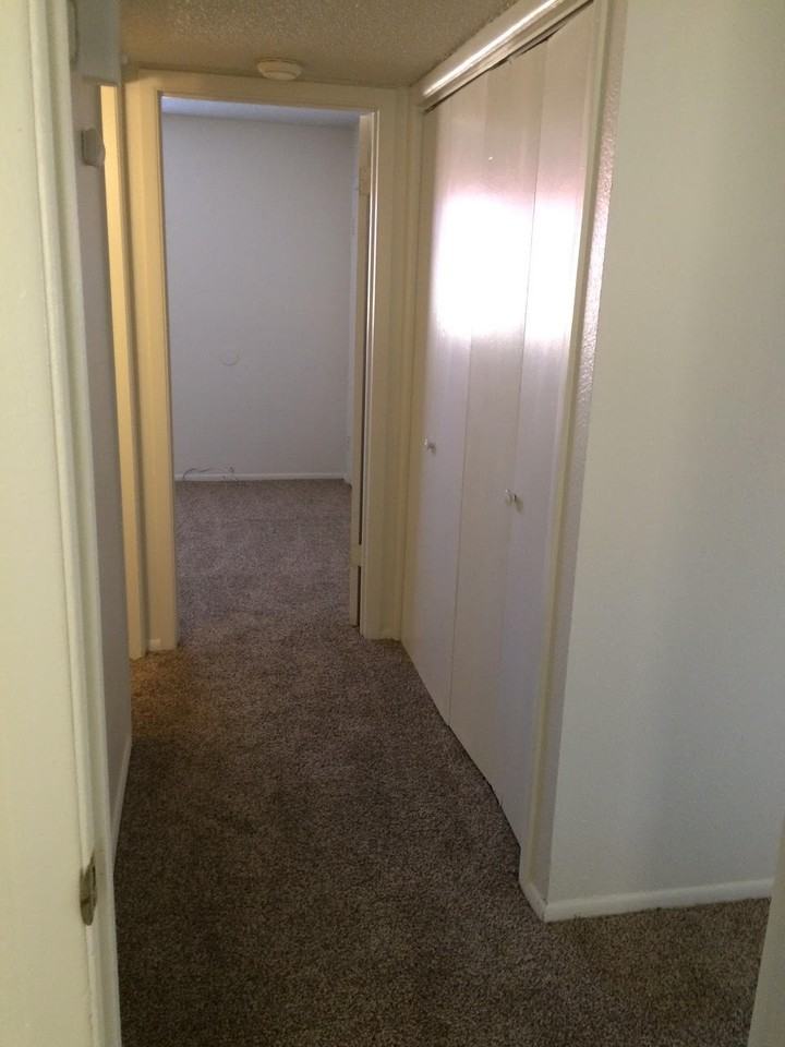 1004 Chelwood Park Blvd Ne - Photo 4 of 34