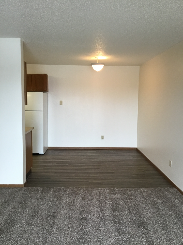 2843 Hawken St - Photo 2 of 13