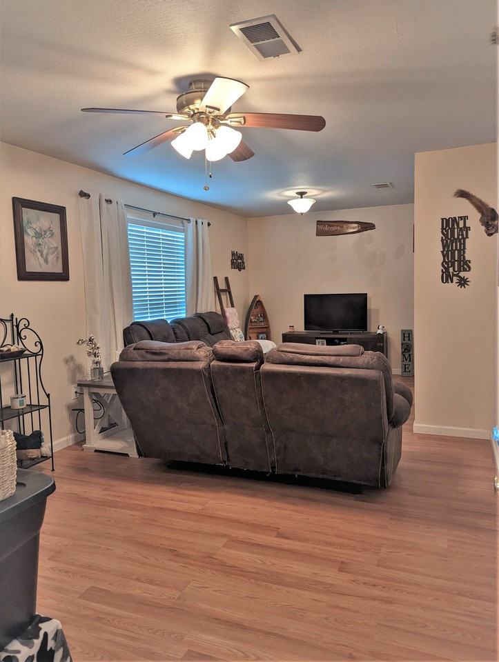 2708 Sunset Drive - Photo 3 of 20