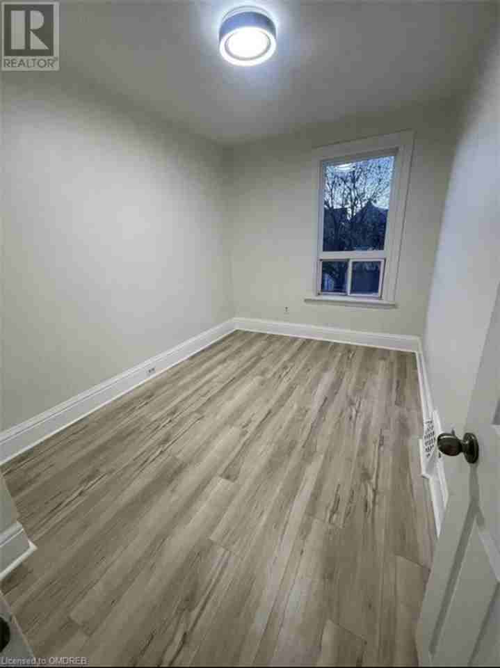 31 Fairholt Rd N - Photo 2 of 10