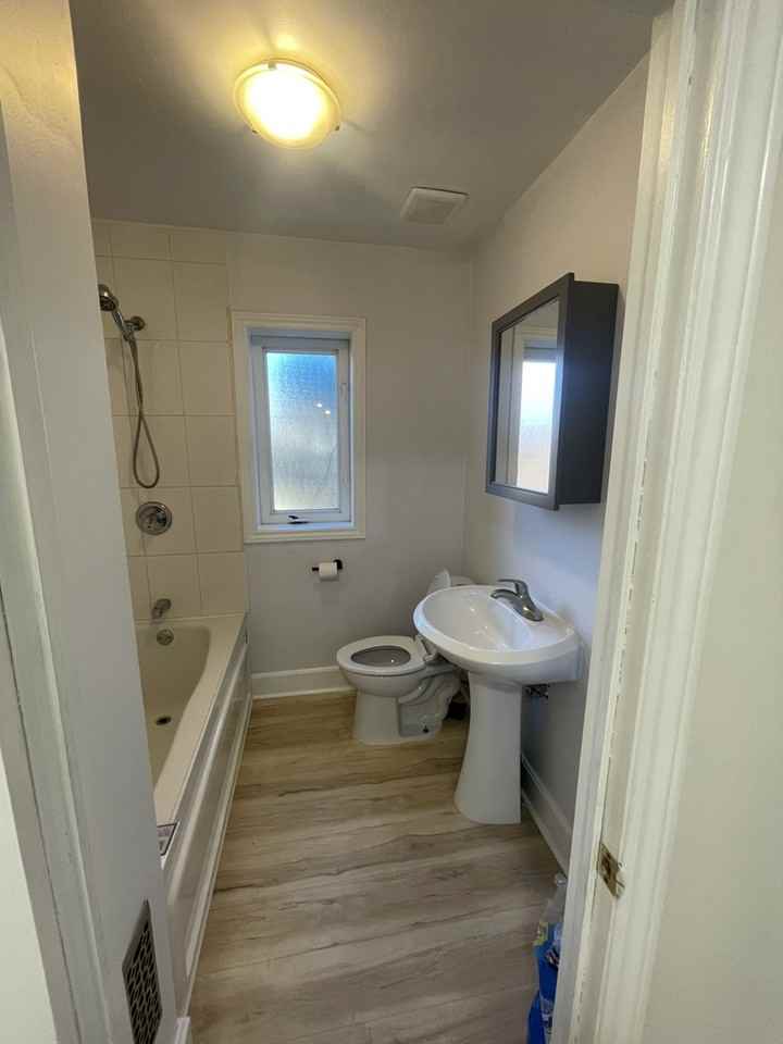 31 Fairholt Rd N - Photo 3 of 10
