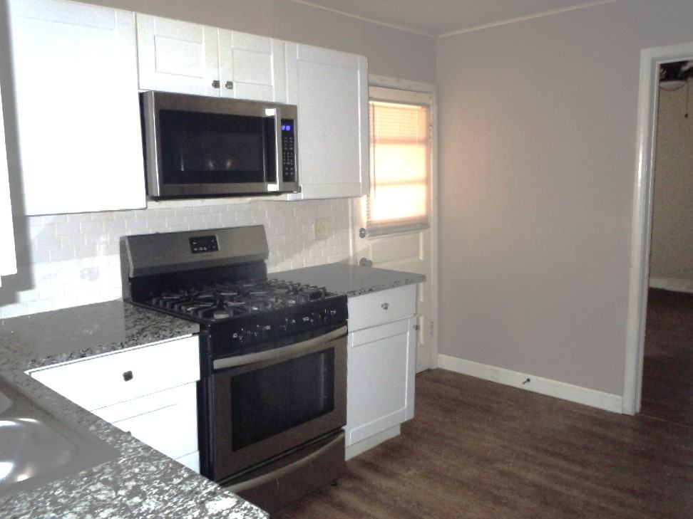 312 South Fillmore Street #B - Photo 4 of 10