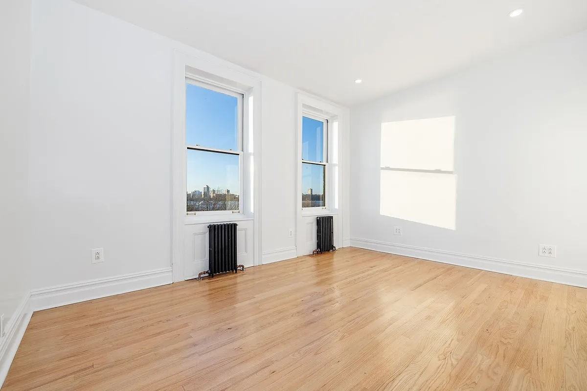 391 West St #4 - Photo 2 of 6