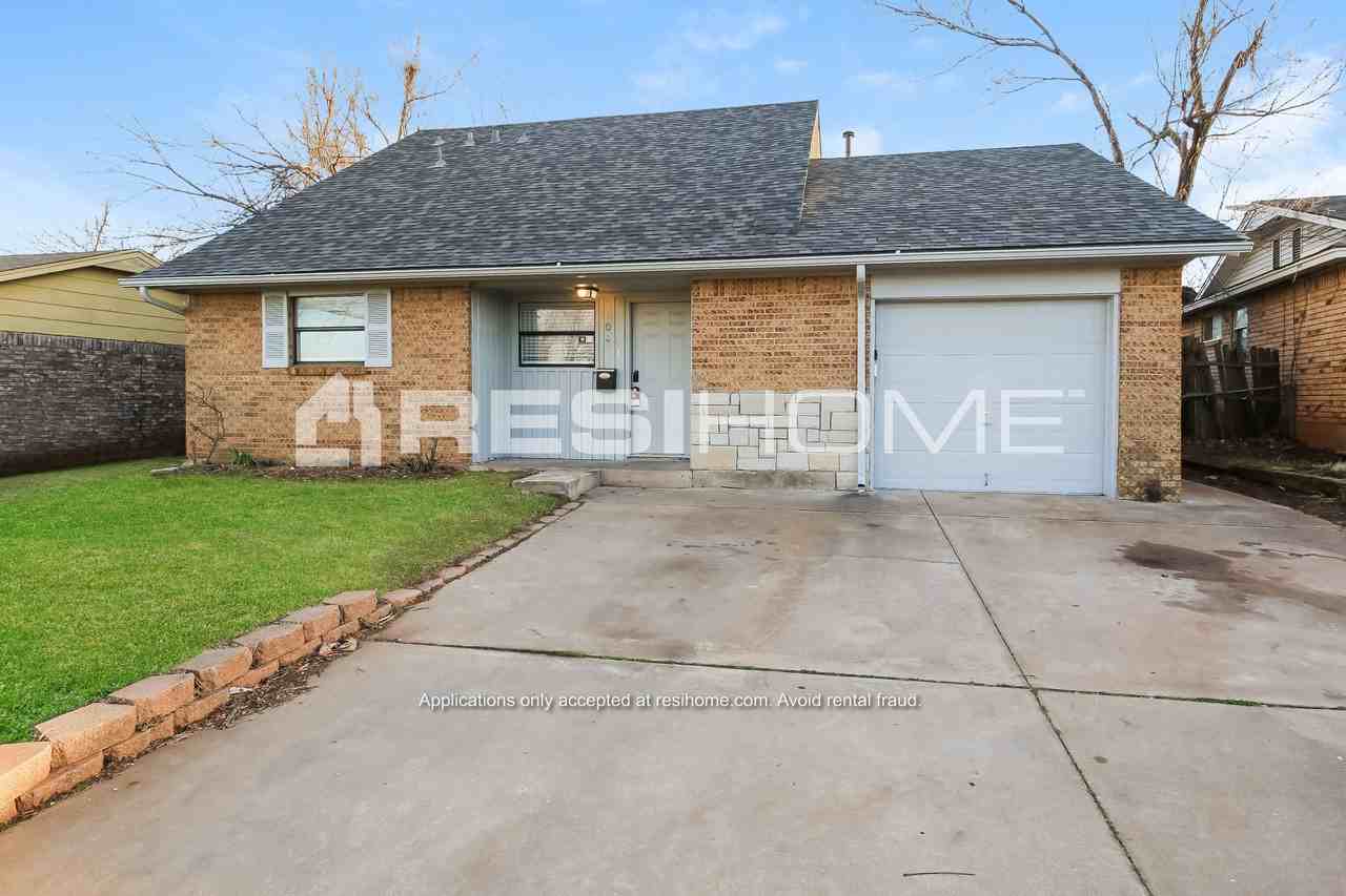 4004 Se 47th St - Photo 3 of 19