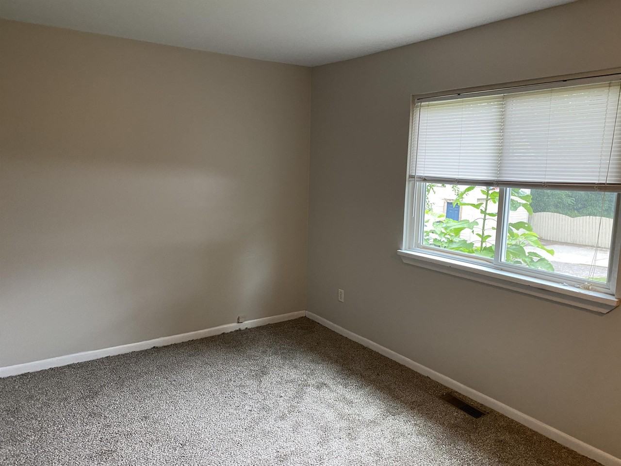 207 N Summit St #1 - Photo 4 of 19