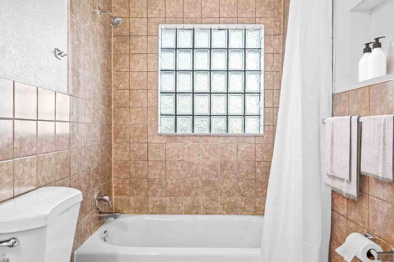 E Flora St - Photo 4 of 10