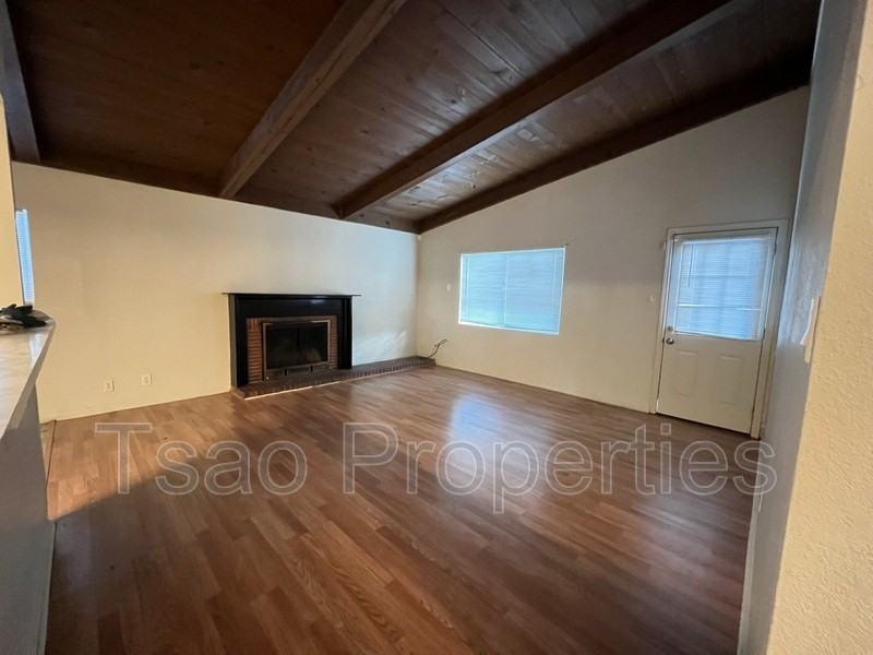 1848 Douglas Rd - Photo 4 of 28