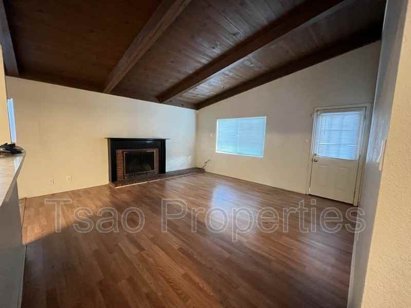 1848 Douglas Rd - Photo 5 of 28