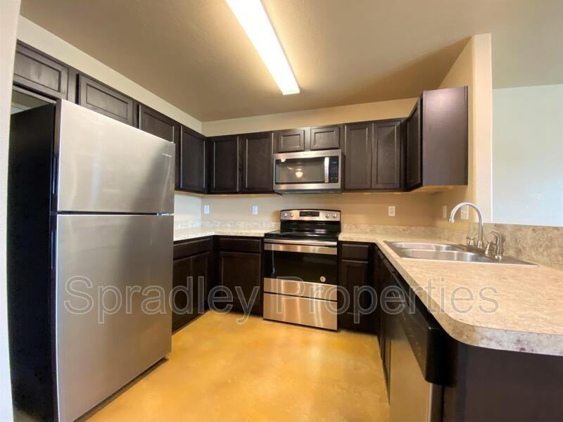 1512 Chance Ct - Photo 3 of 8