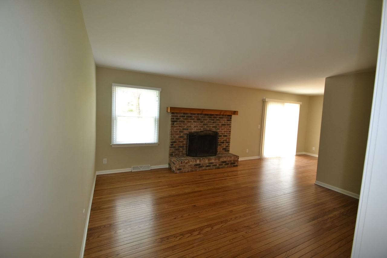 1254 Wintergreen Terrace - Photo 3 of 7